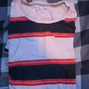 Tommy Hilfiger tee shirt